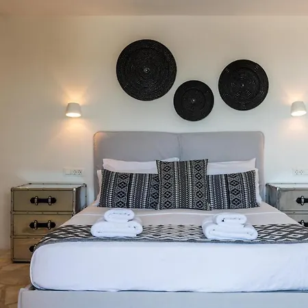 Lilium I - Overlooking Psarou Bay, Mykonos * Psarrou