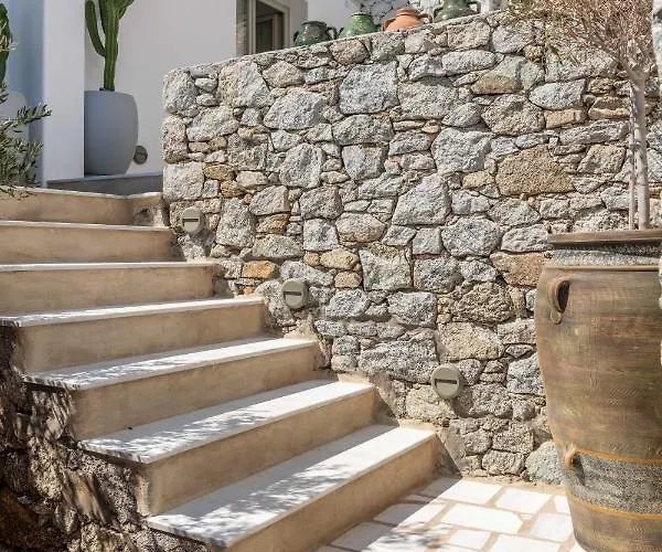 Lilium I - Overlooking Psarou Bay, Mykonos Псароу