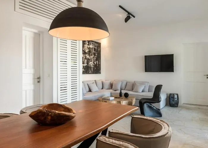 Lilium I - Overlooking Psarou Bay, Mykonos Псароу