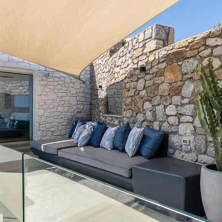 Lilium I - Overlooking Psarou Bay, Mykonos Ψαρού