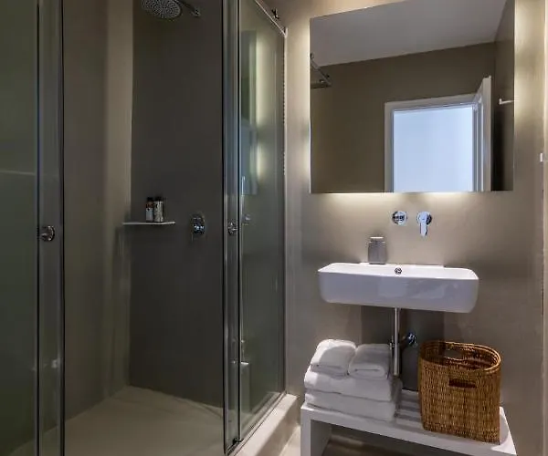 Lilium I - Overlooking Psarou Bay, Mykonos プサロウ